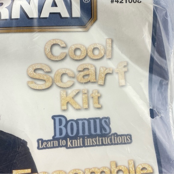 Bernat Cool Scarf Kit Blue Knit Scarf Blue NEW in package - Picture 5 of 8